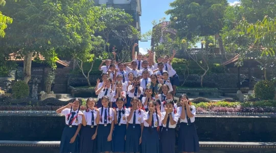 地元学校を訪問